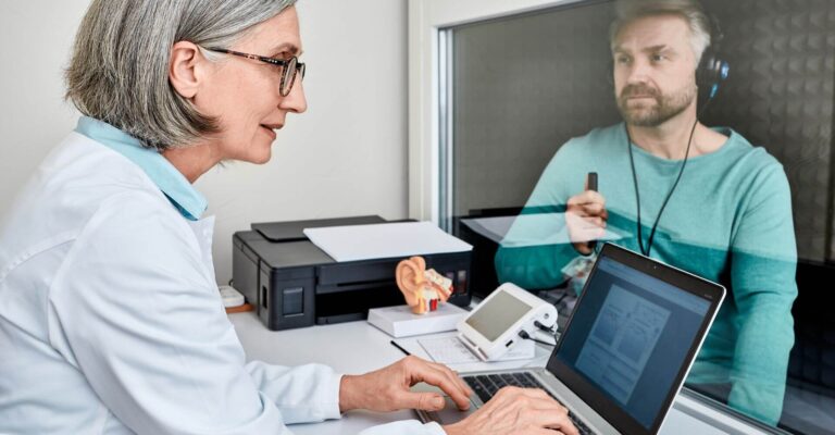 Qué es la pérdida auditiva súbita