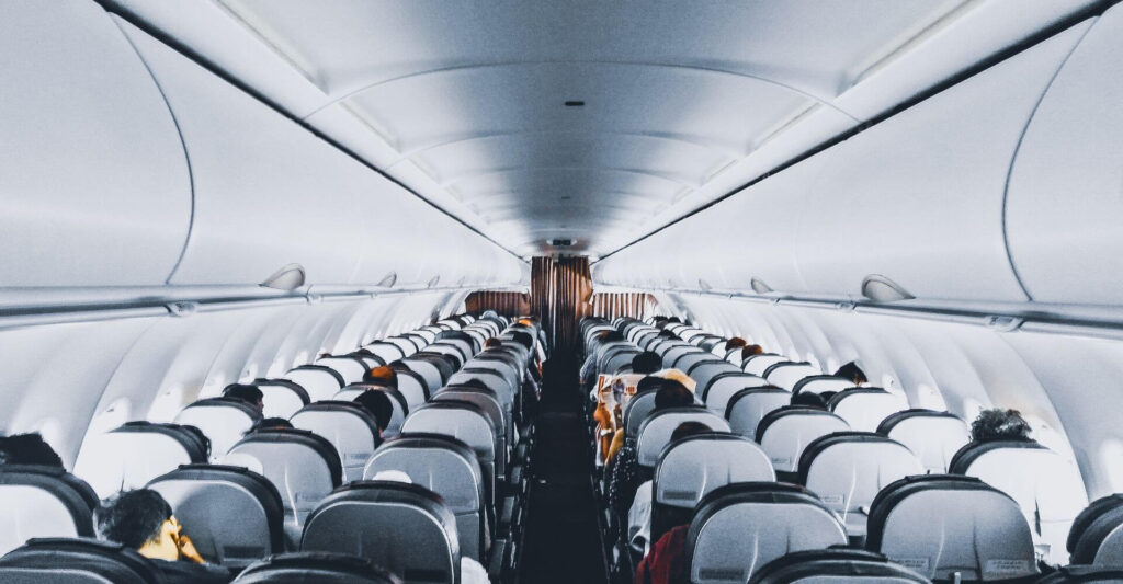 por qué se taponan los oídos en el avión