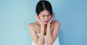 por qué duelen oídos con el frío